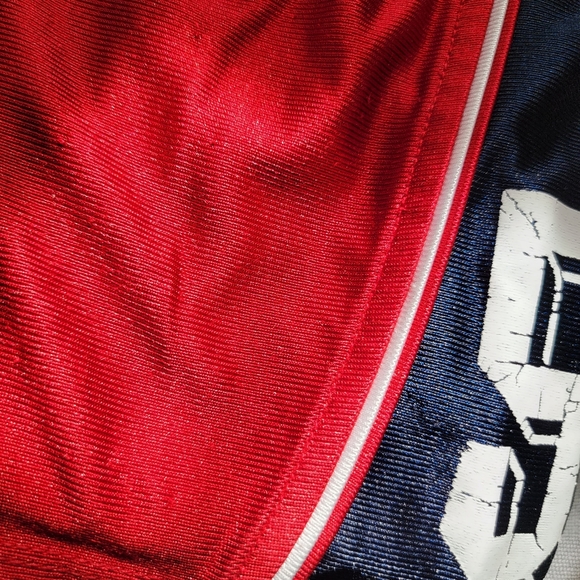 SET OF 3 GAP kids shorts. Size XS 4/5 red has some small pilling - Picture 4 of 7